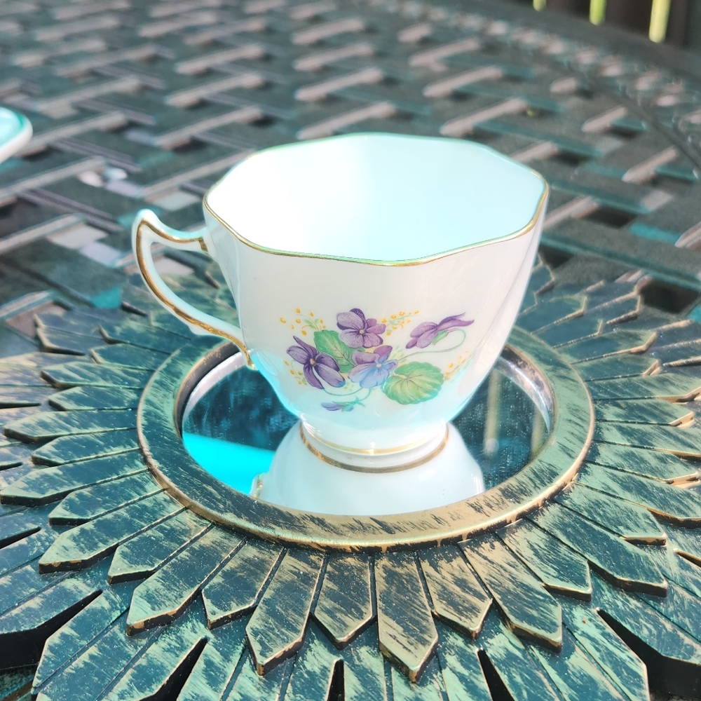 CLARE Teacup with Violets